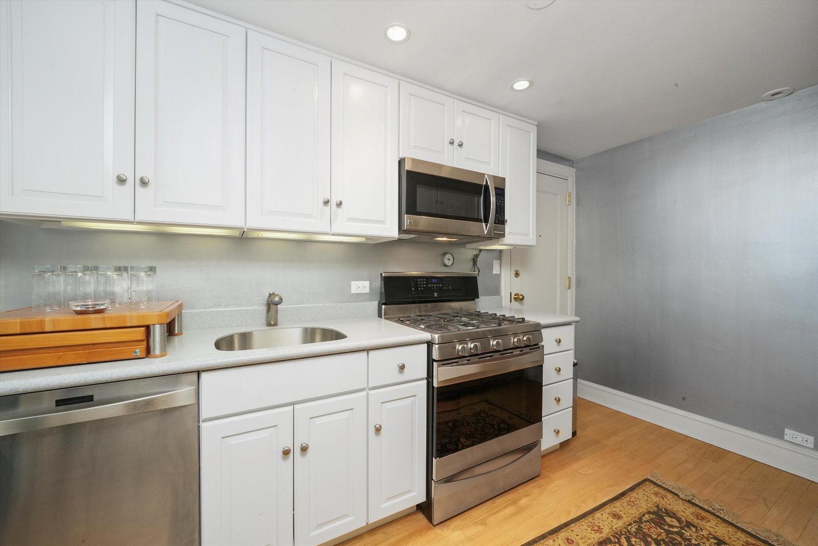 1120 N Lake Shore Drive Unit: 16C