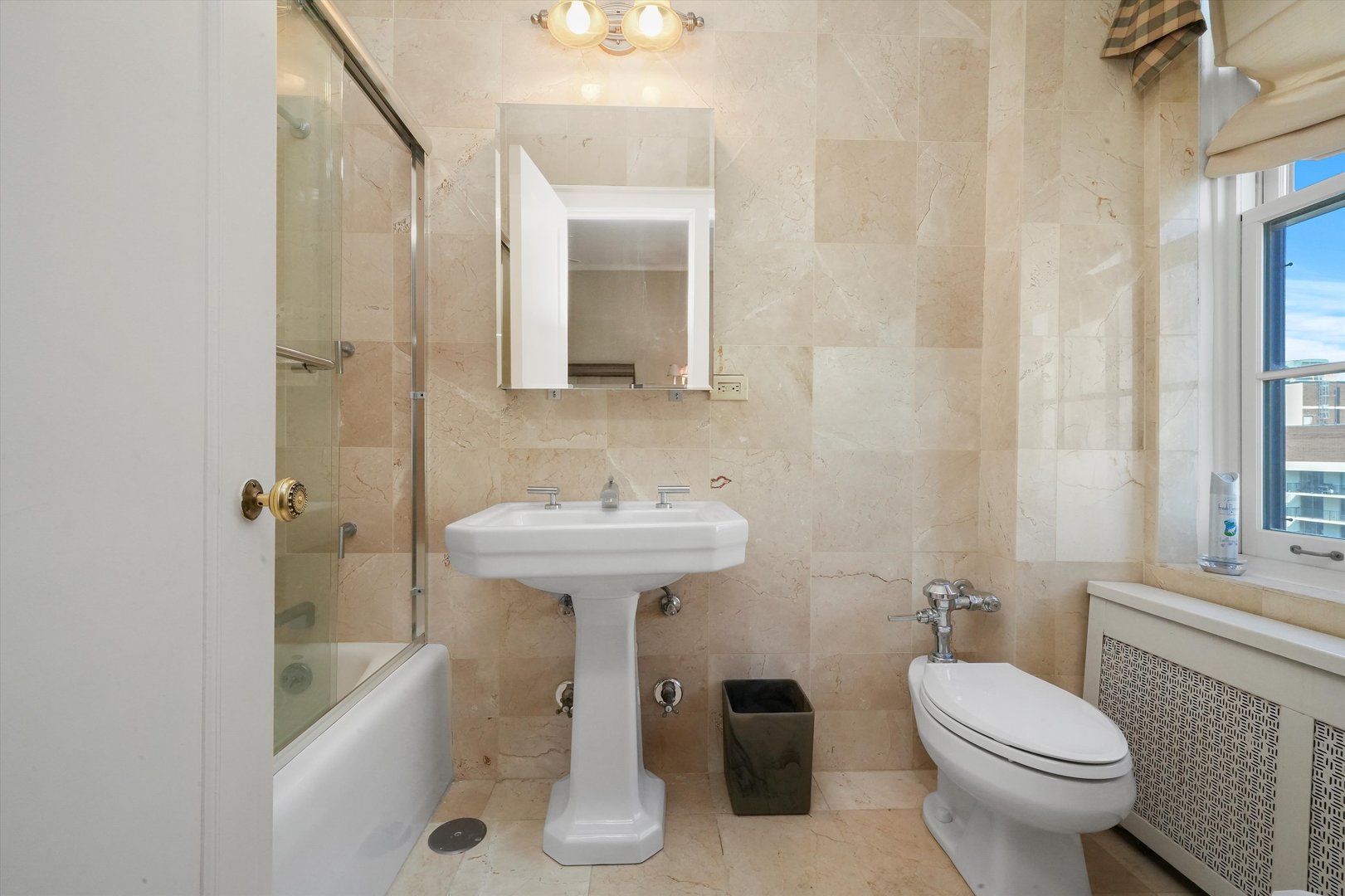 1120 N Lake Shore Drive Unit: 16C