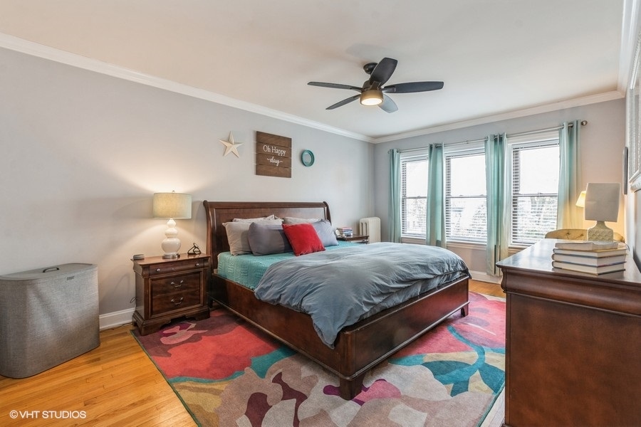 1907 W WINONA Avenue Unit: 1