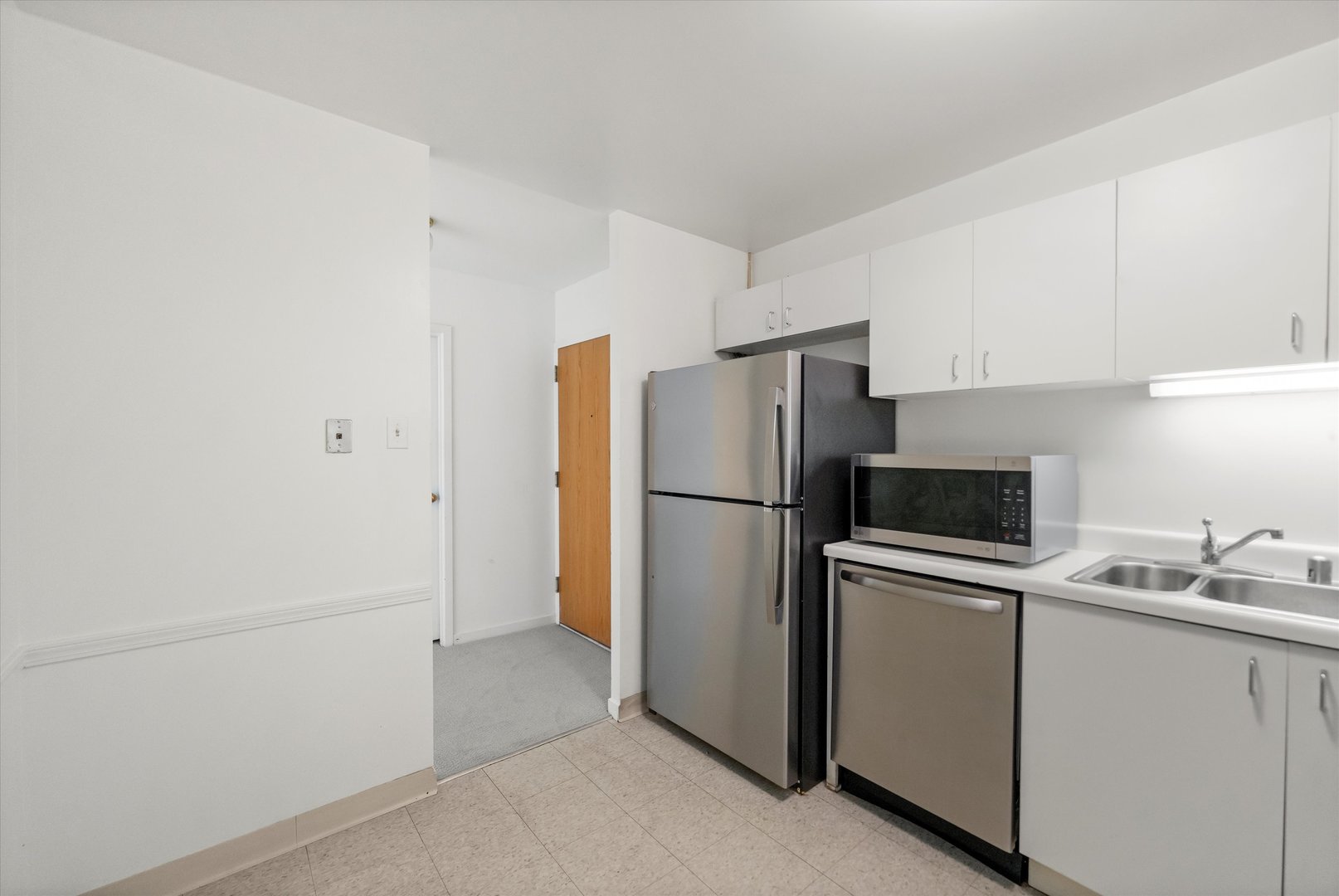 211 E Ohio Street Unit: 720