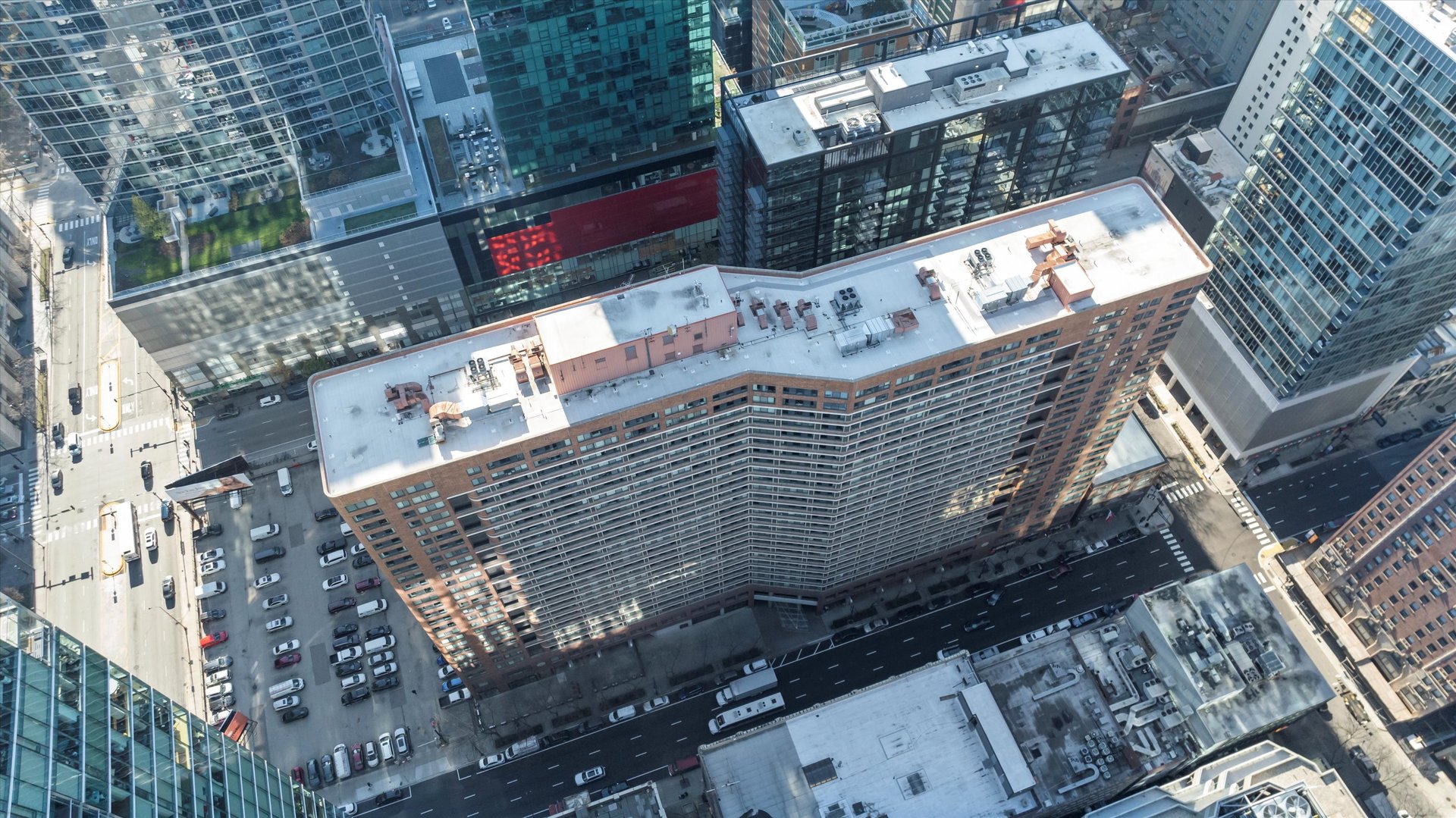 211 E Ohio Street Unit: 720