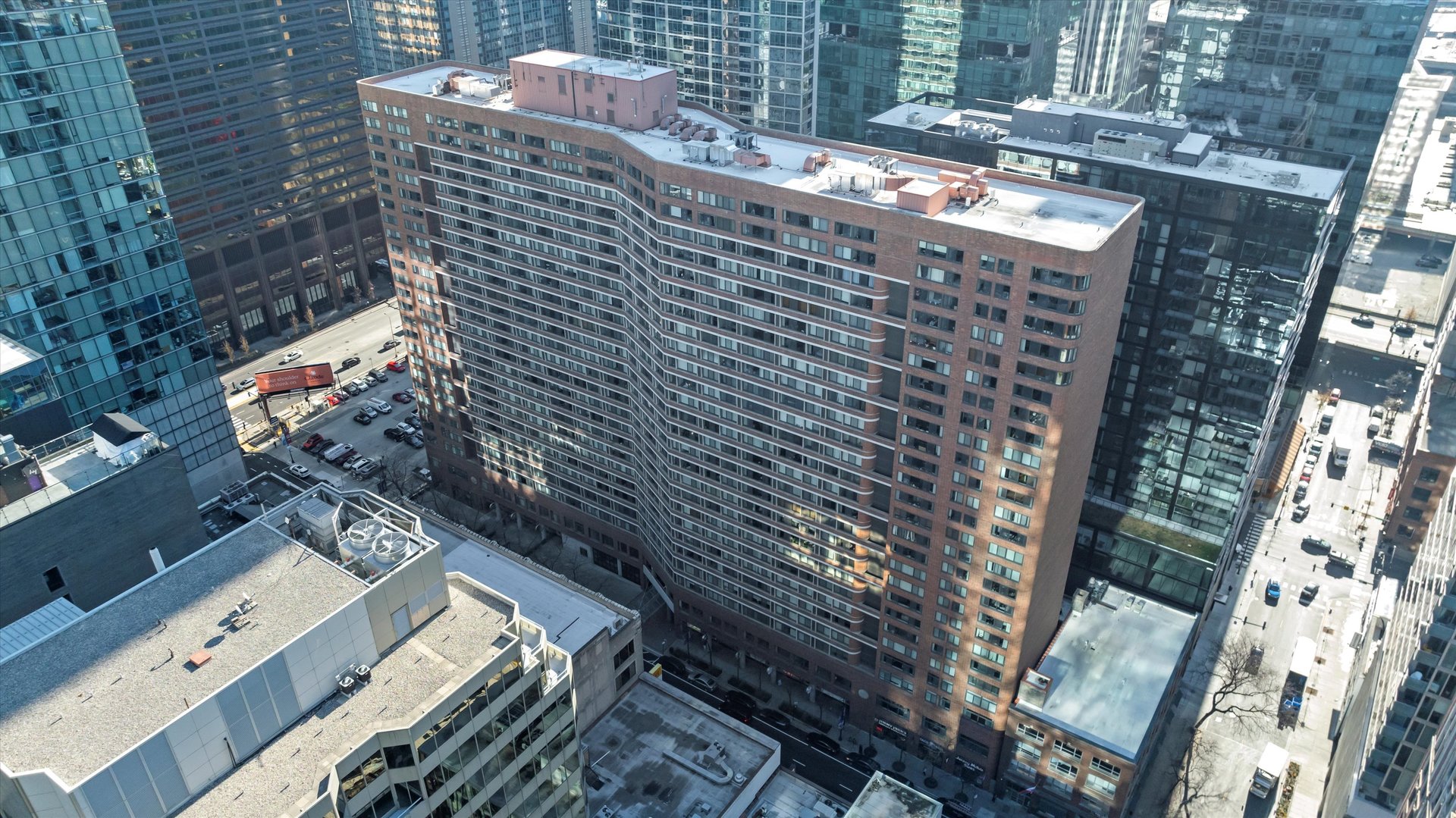 211 E Ohio Street Unit: 720