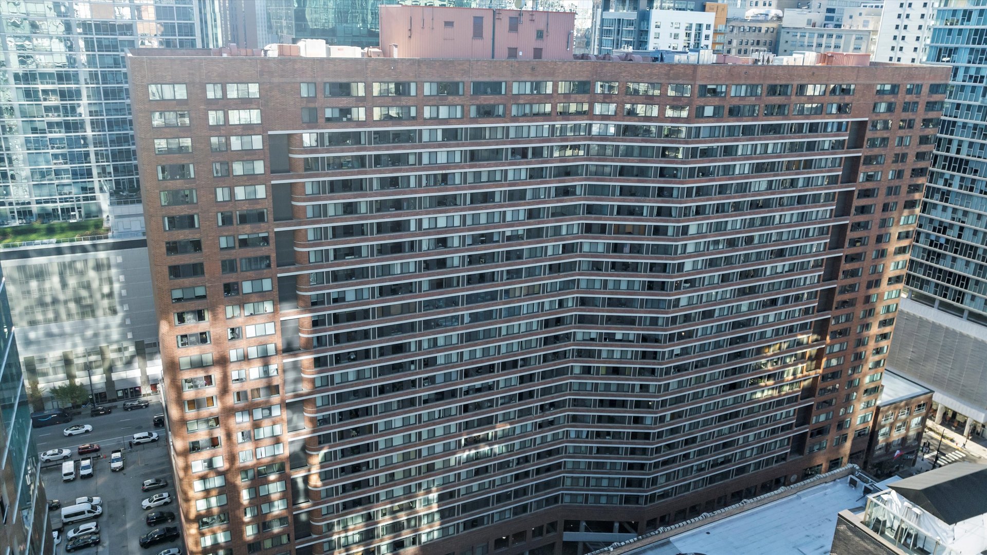 211 E Ohio Street Unit: 720