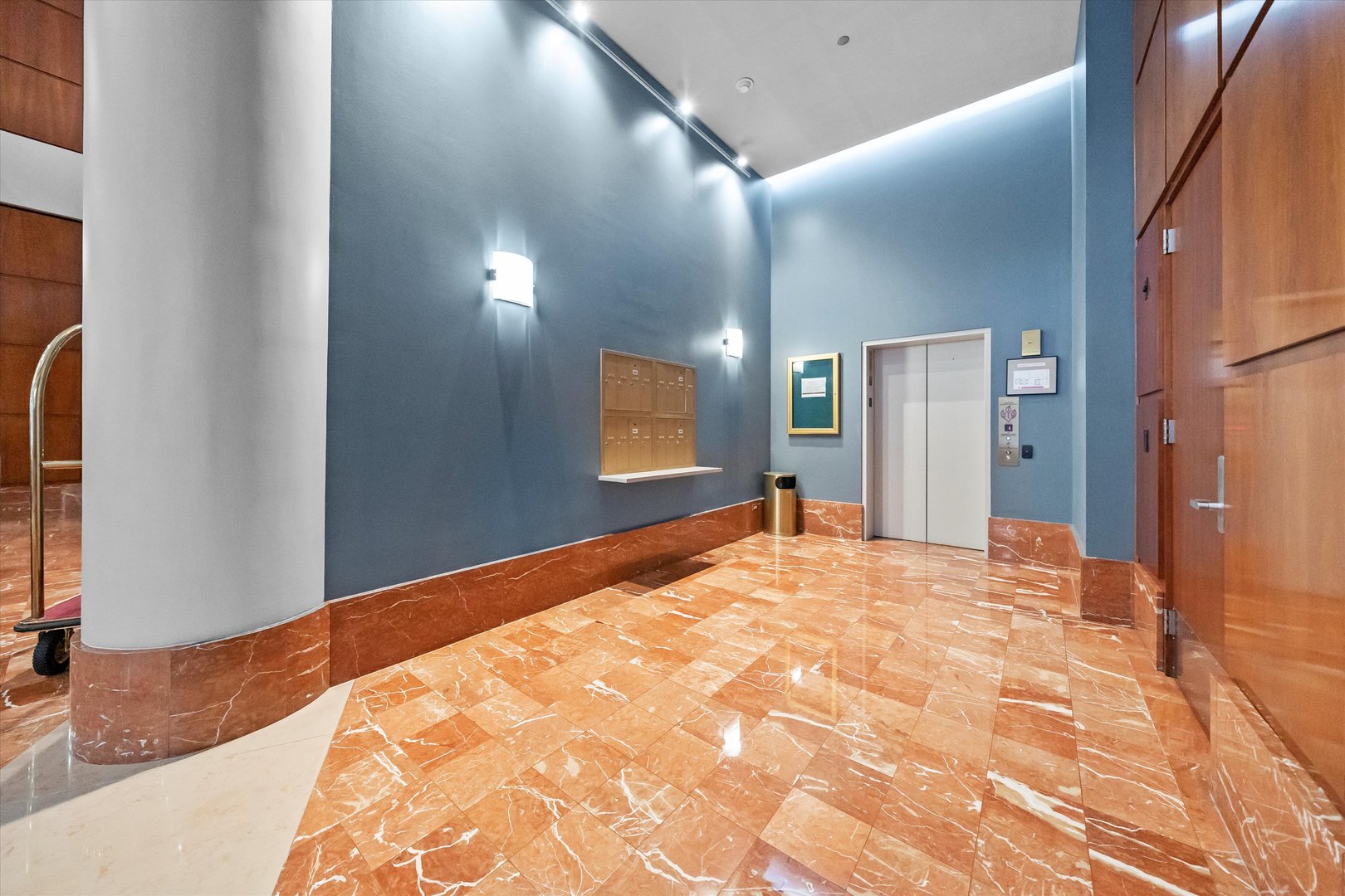 211 E Ohio Street Unit: 720