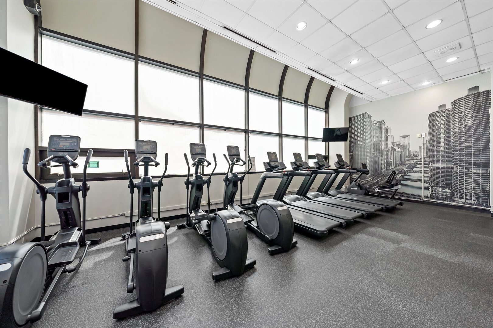 211 E Ohio Street Unit: 720