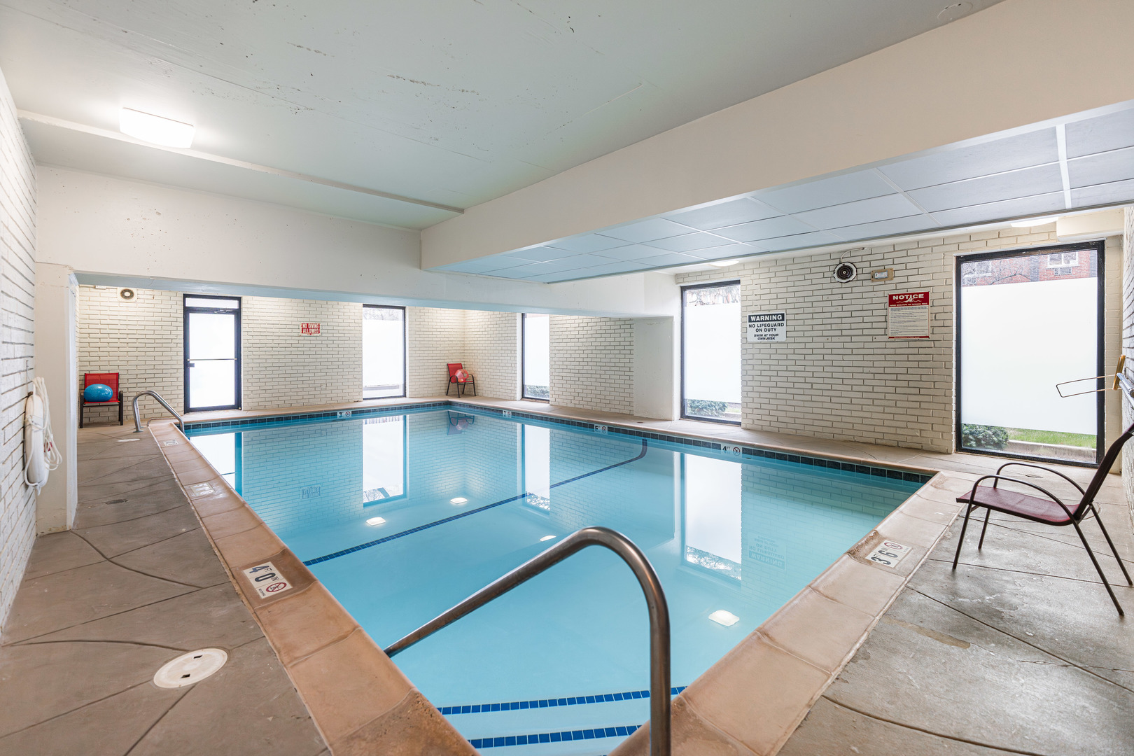 3900 N PINE GROVE Avenue Unit: 609