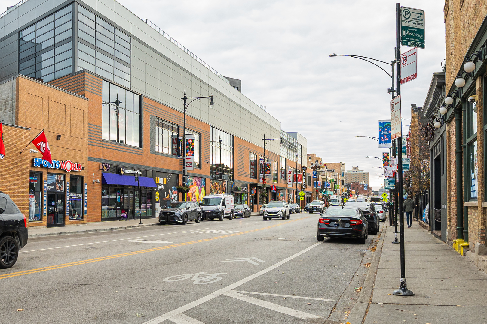 3900 N PINE GROVE Avenue Unit: 609