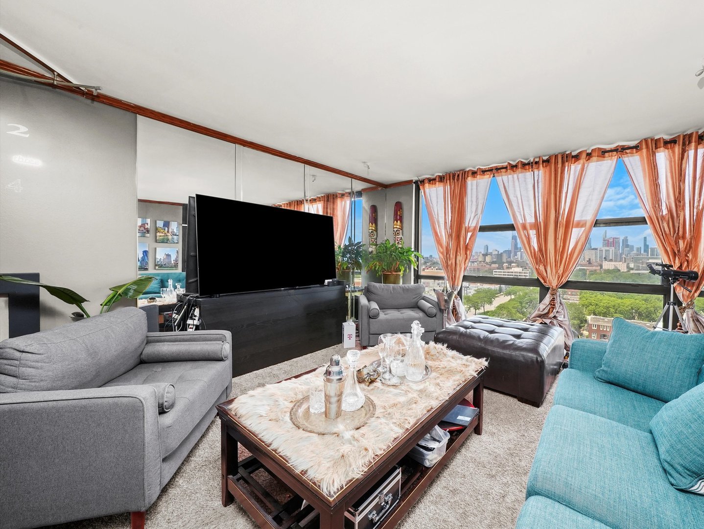 2901 S Michigan Avenue Unit: 1009