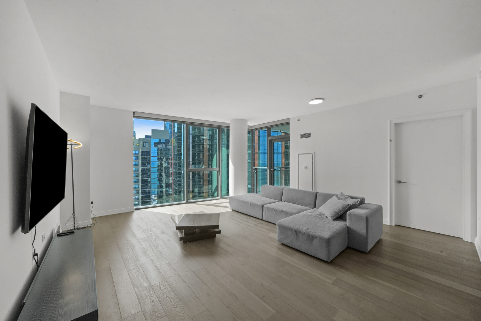 211 N Harbor Drive Unit: 2203