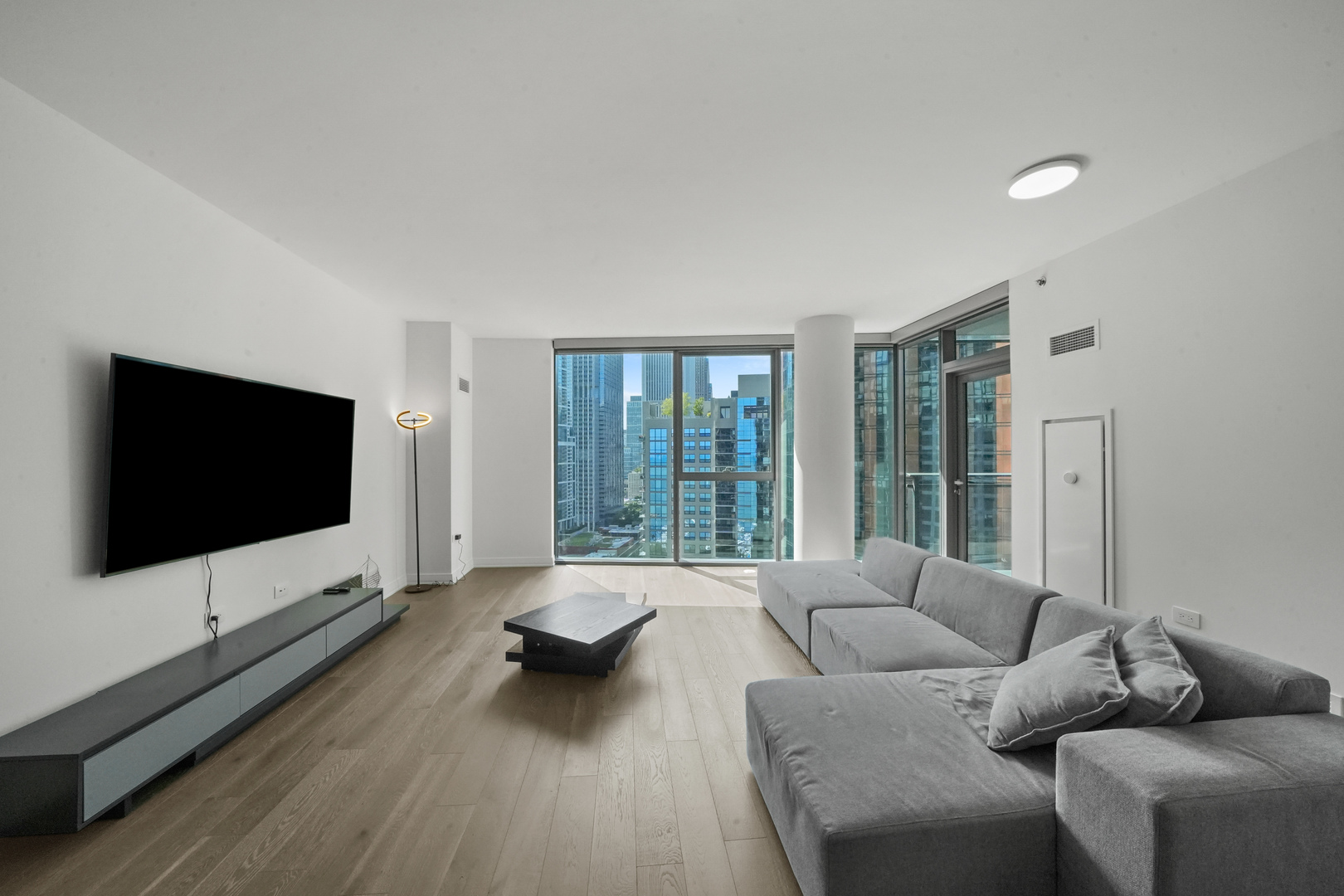 211 N Harbor Drive Unit: 2203