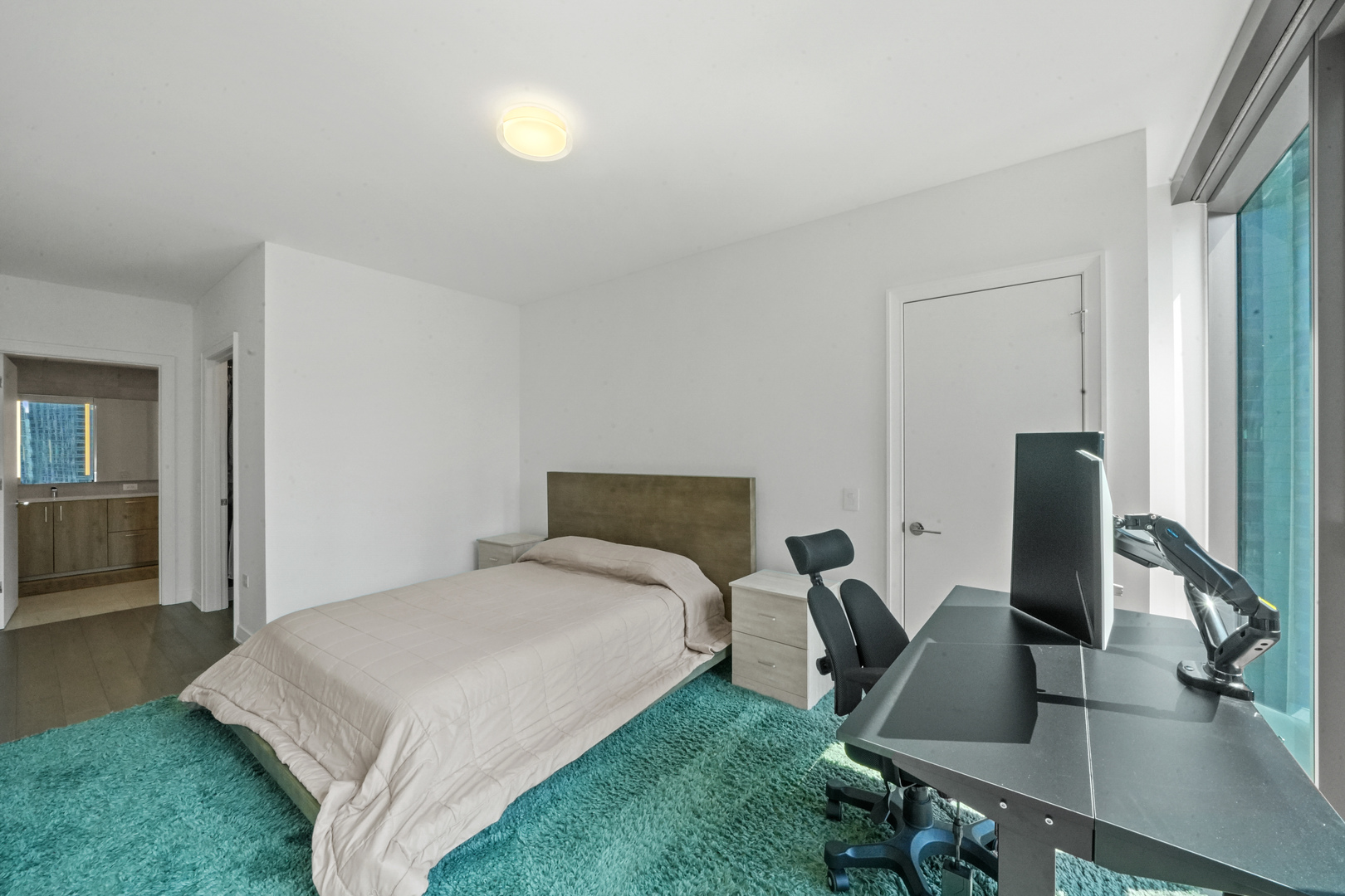 211 N Harbor Drive Unit: 2203