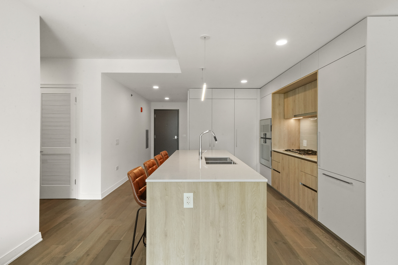 211 N Harbor Drive Unit: 2203