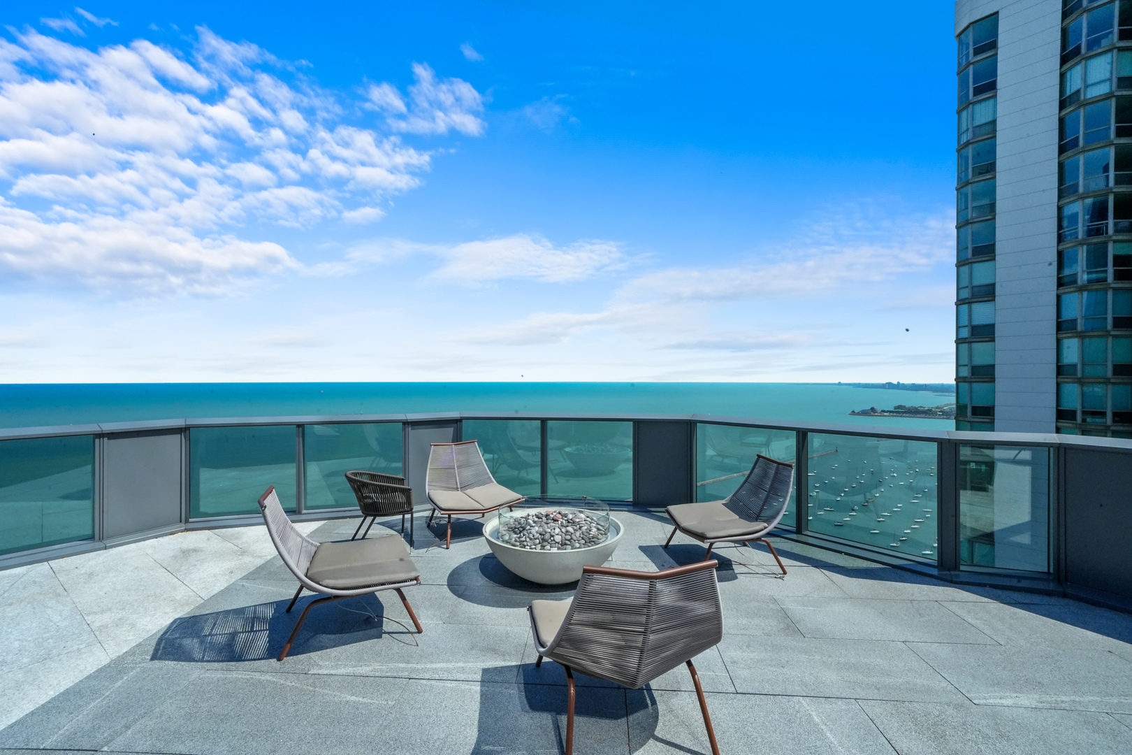 211 N Harbor Drive Unit: 2203