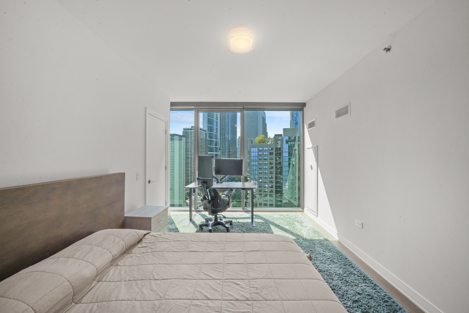 211 N Harbor Drive Unit: 2203