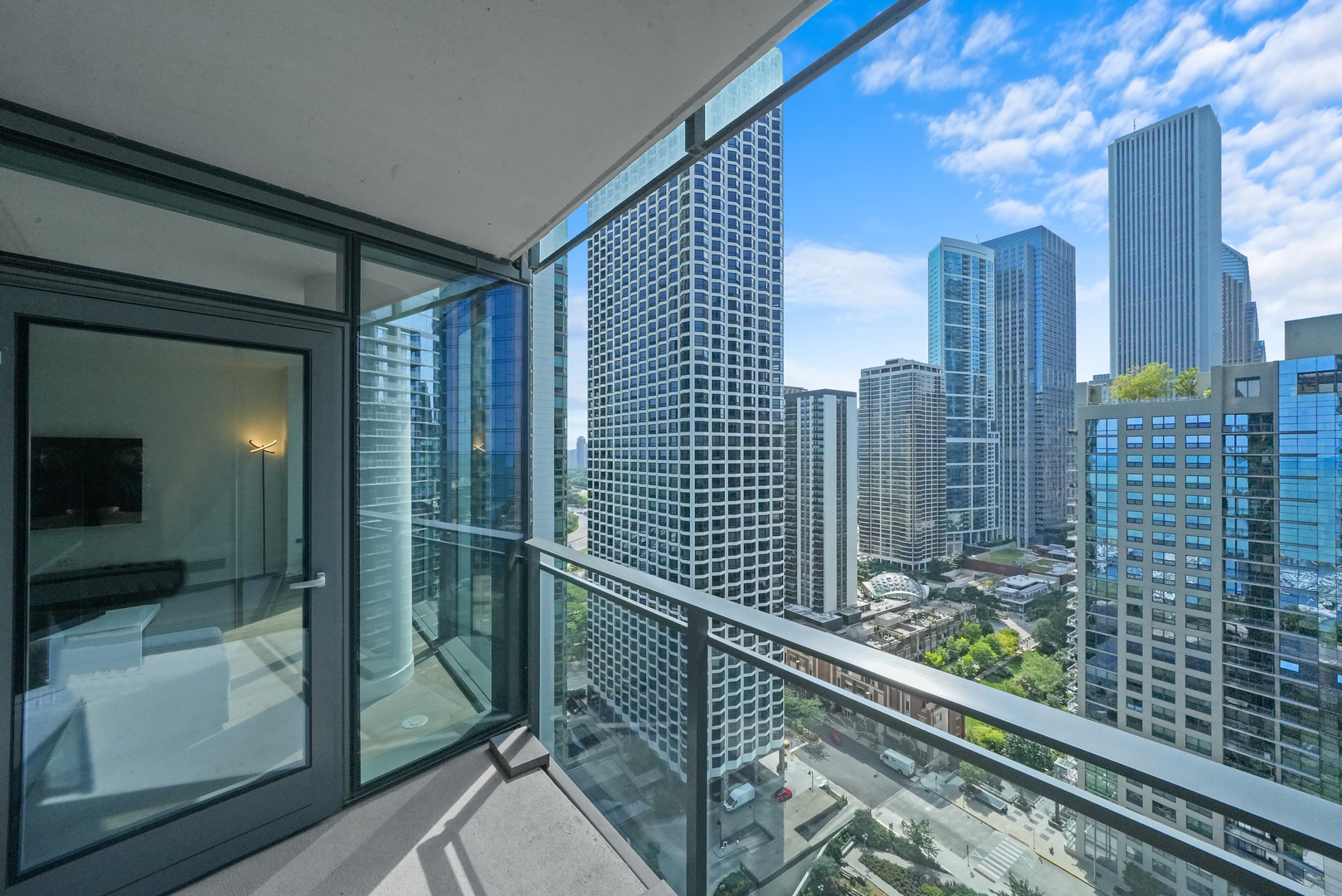 211 N Harbor Drive Unit: 2203