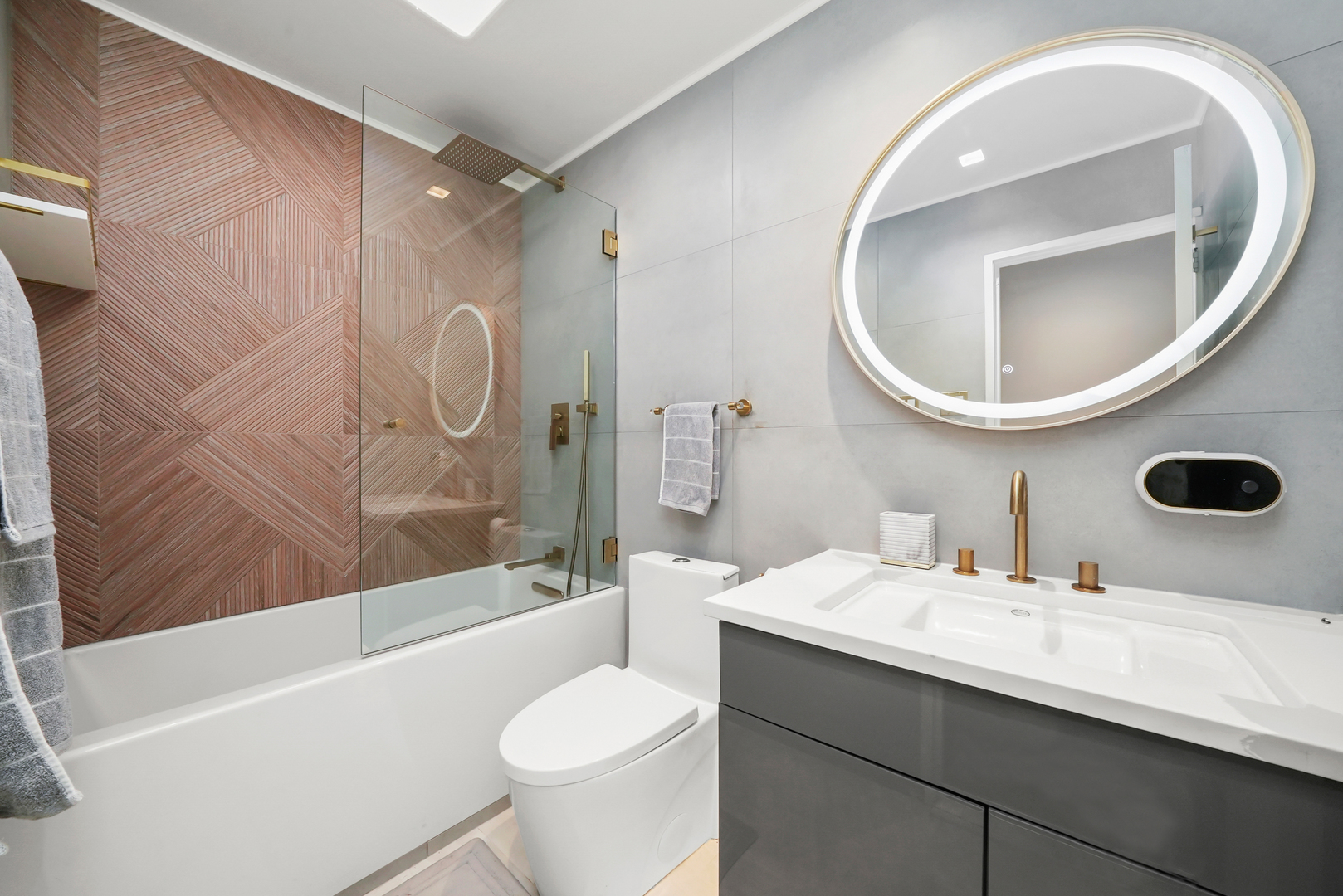 175 E Delaware Place Unit: 5402