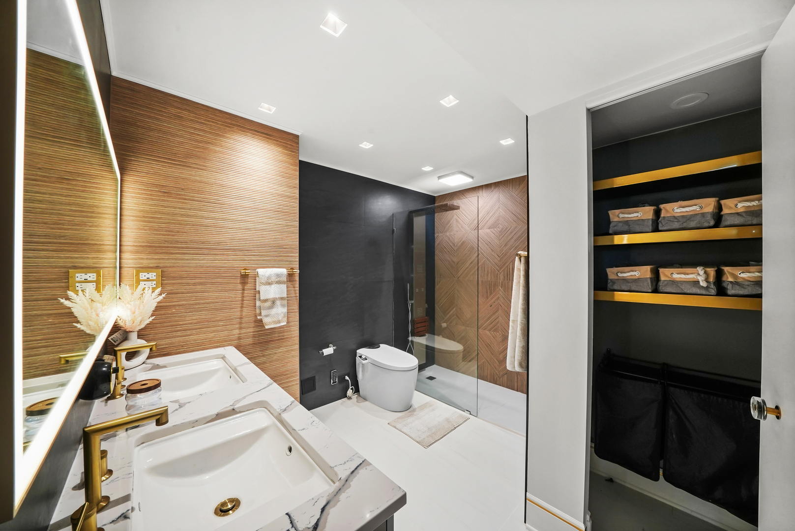 175 E Delaware Place Unit: 5402