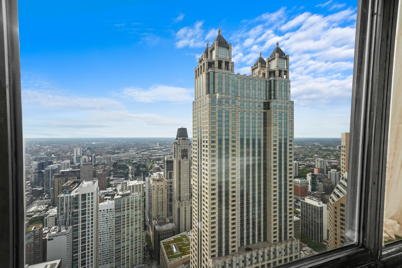 175 E Delaware Place Unit: 5402