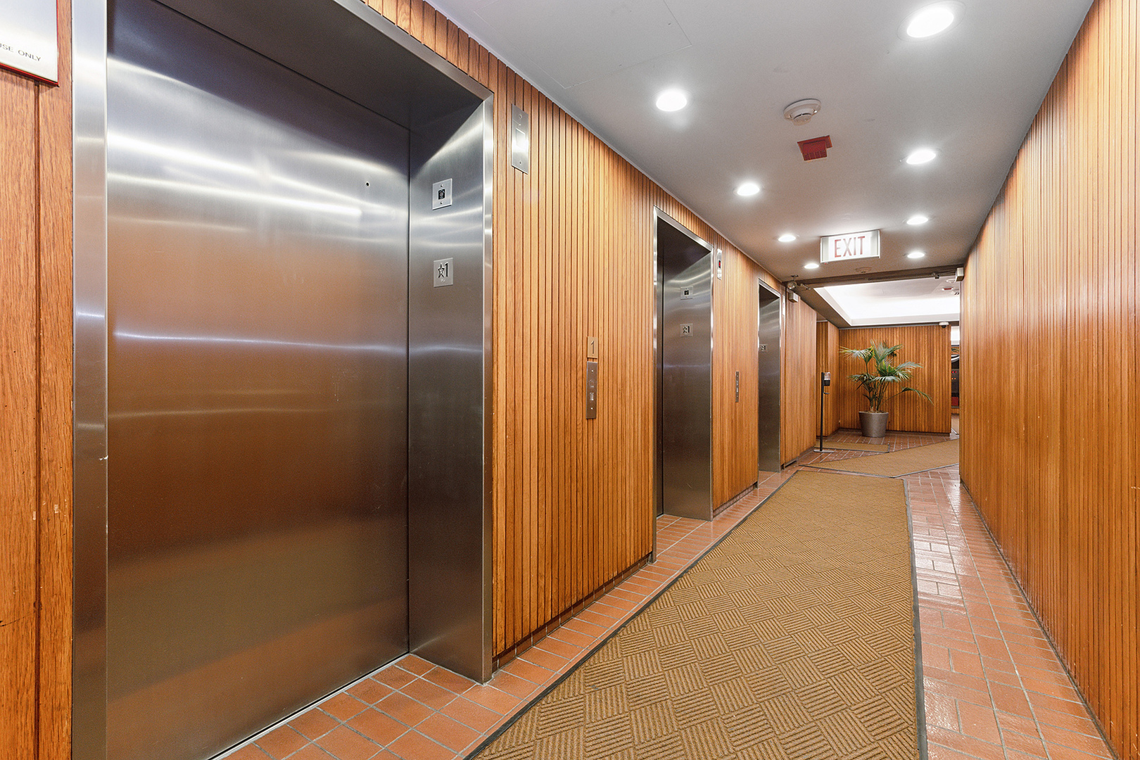 801 S Plymouth Court Unit: 315