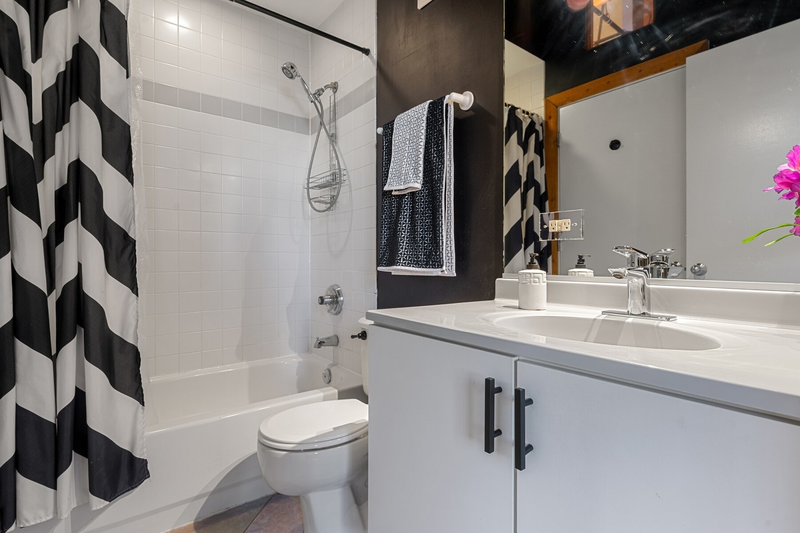 732 S Financial Place Unit: 215