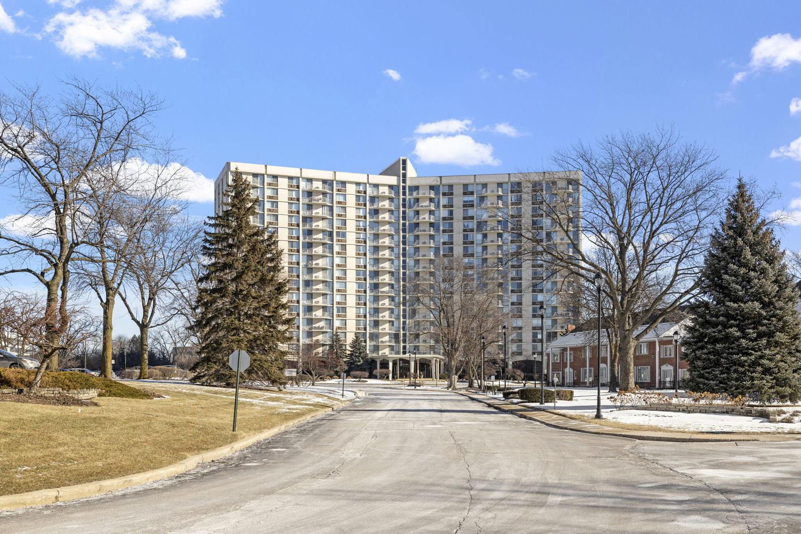 40 N Tower Road Unit: 16E