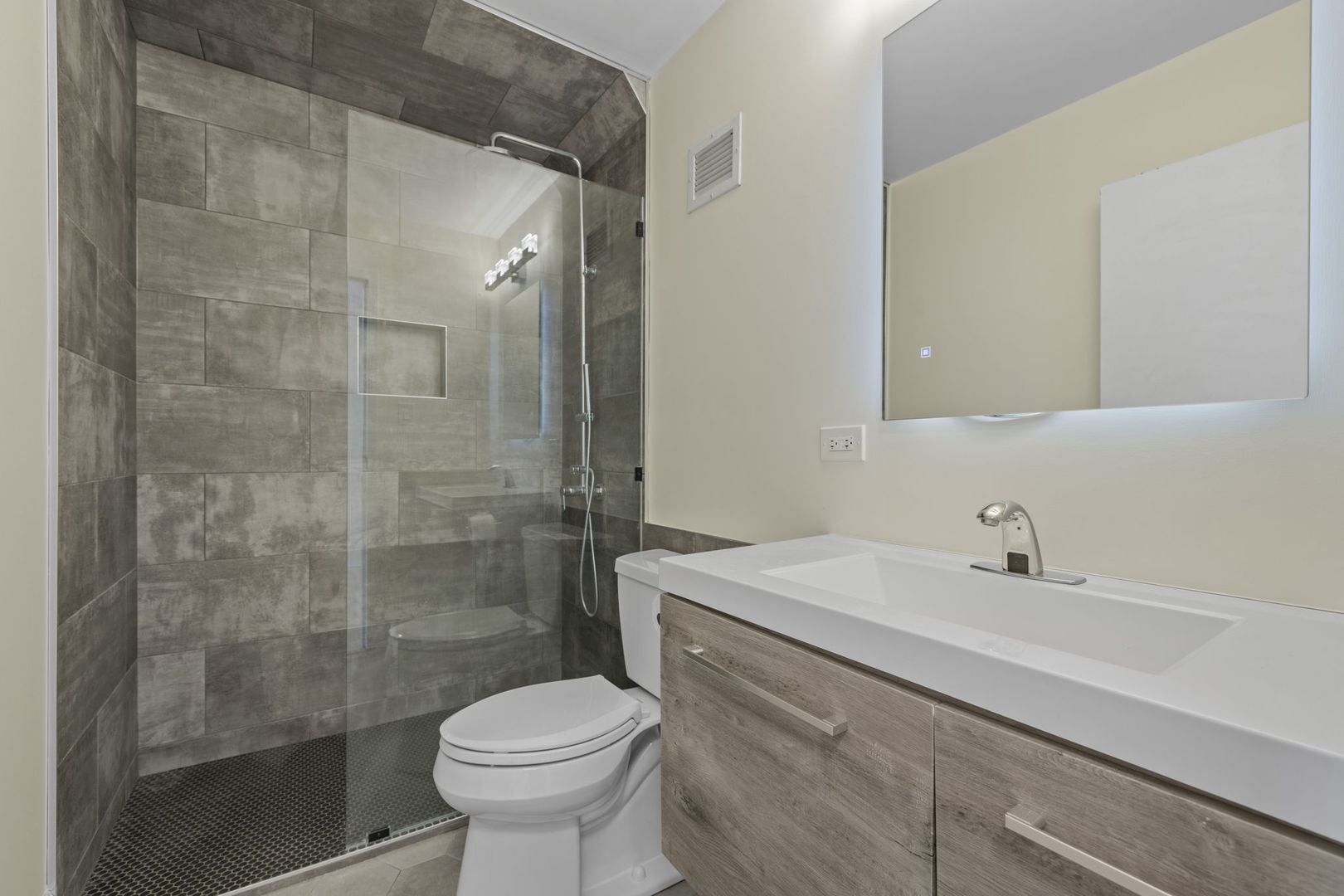 40 N Tower Road Unit: 16E