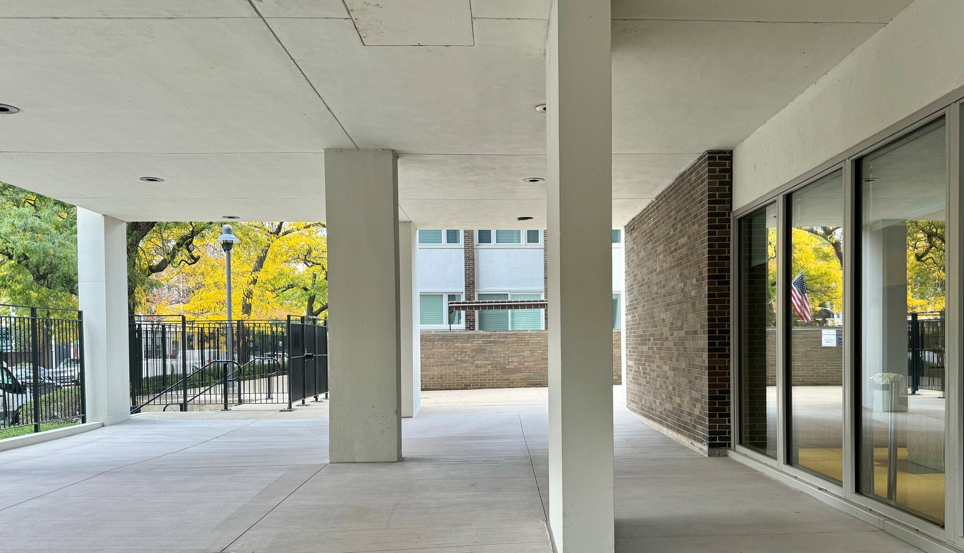 88 W Schiller Street Unit: 2701