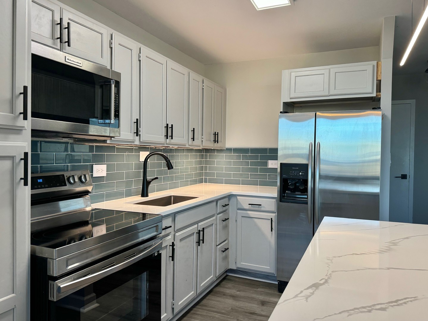 88 W Schiller Street Unit: 2701