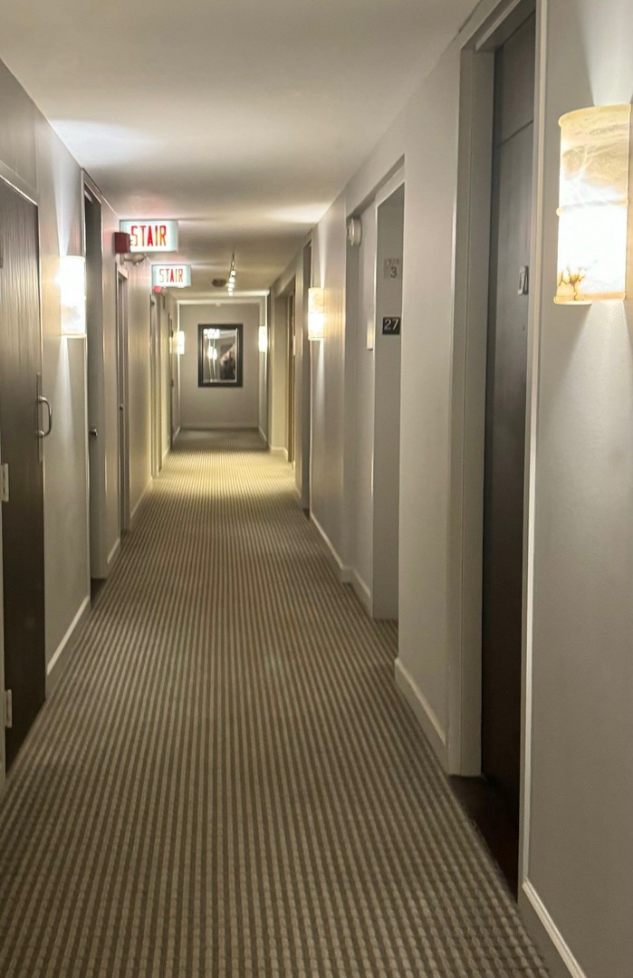 88 W Schiller Street Unit: 2701