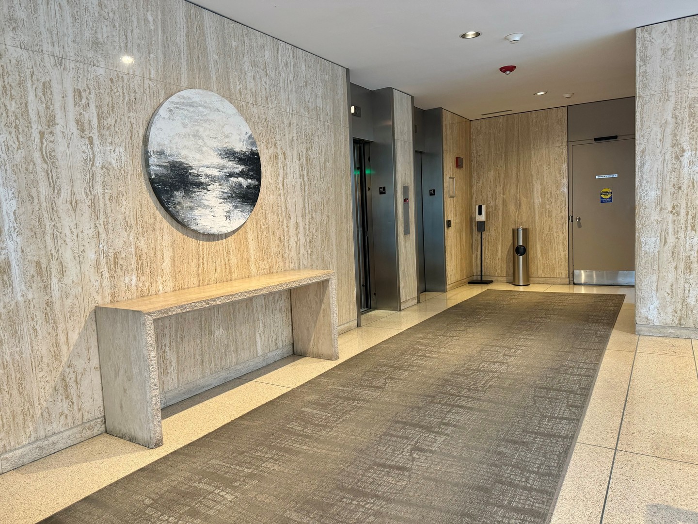 88 W Schiller Street Unit: 2701