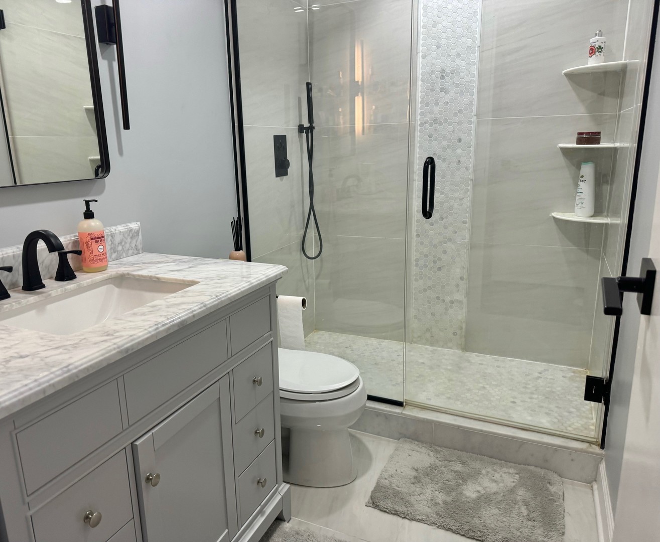 88 W Schiller Street Unit: 2701