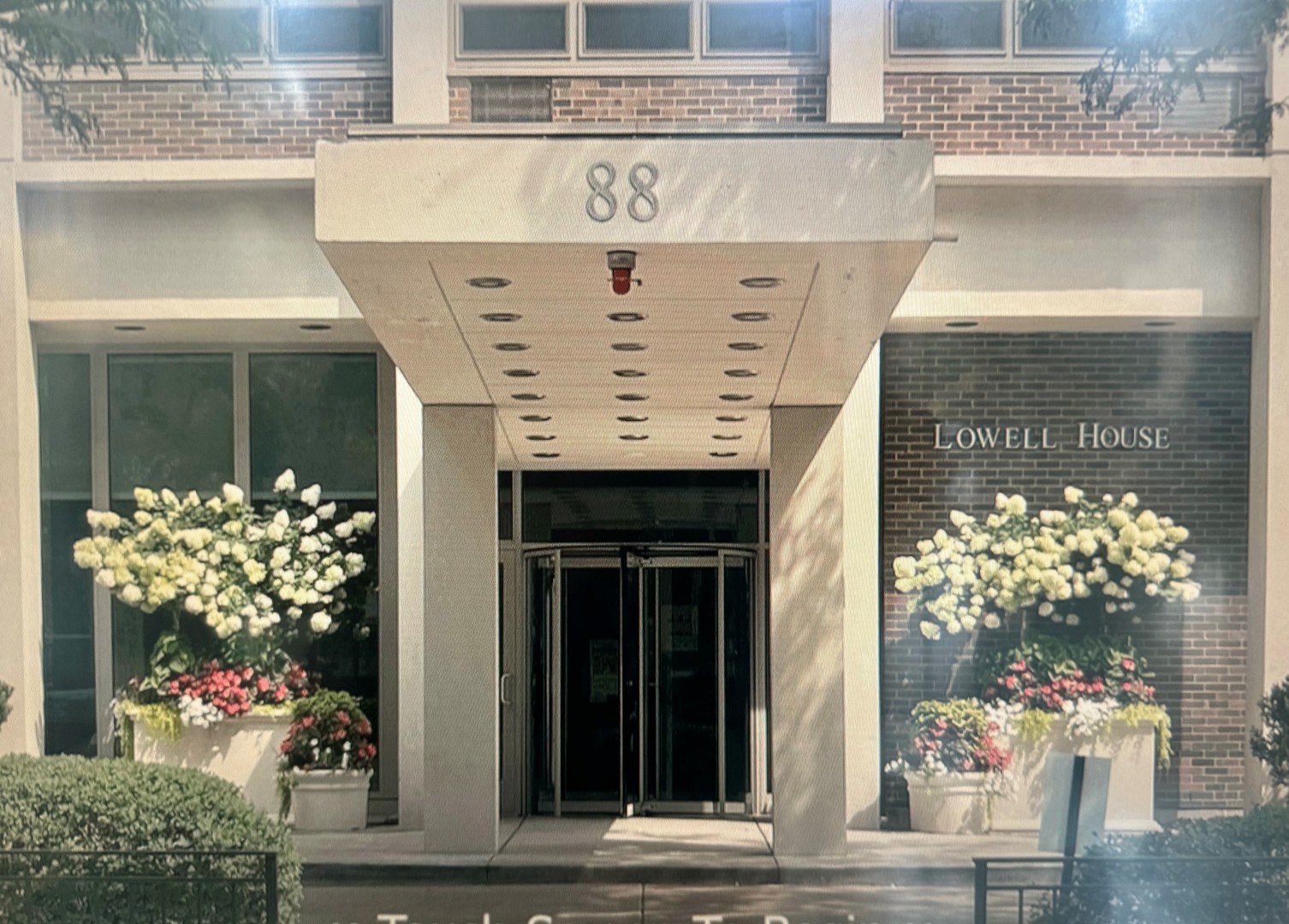 88 W Schiller Street Unit: 2701