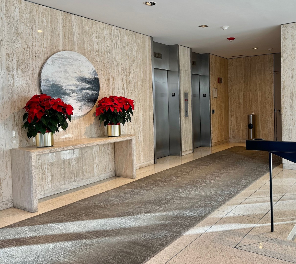 88 W Schiller Street Unit: 2701