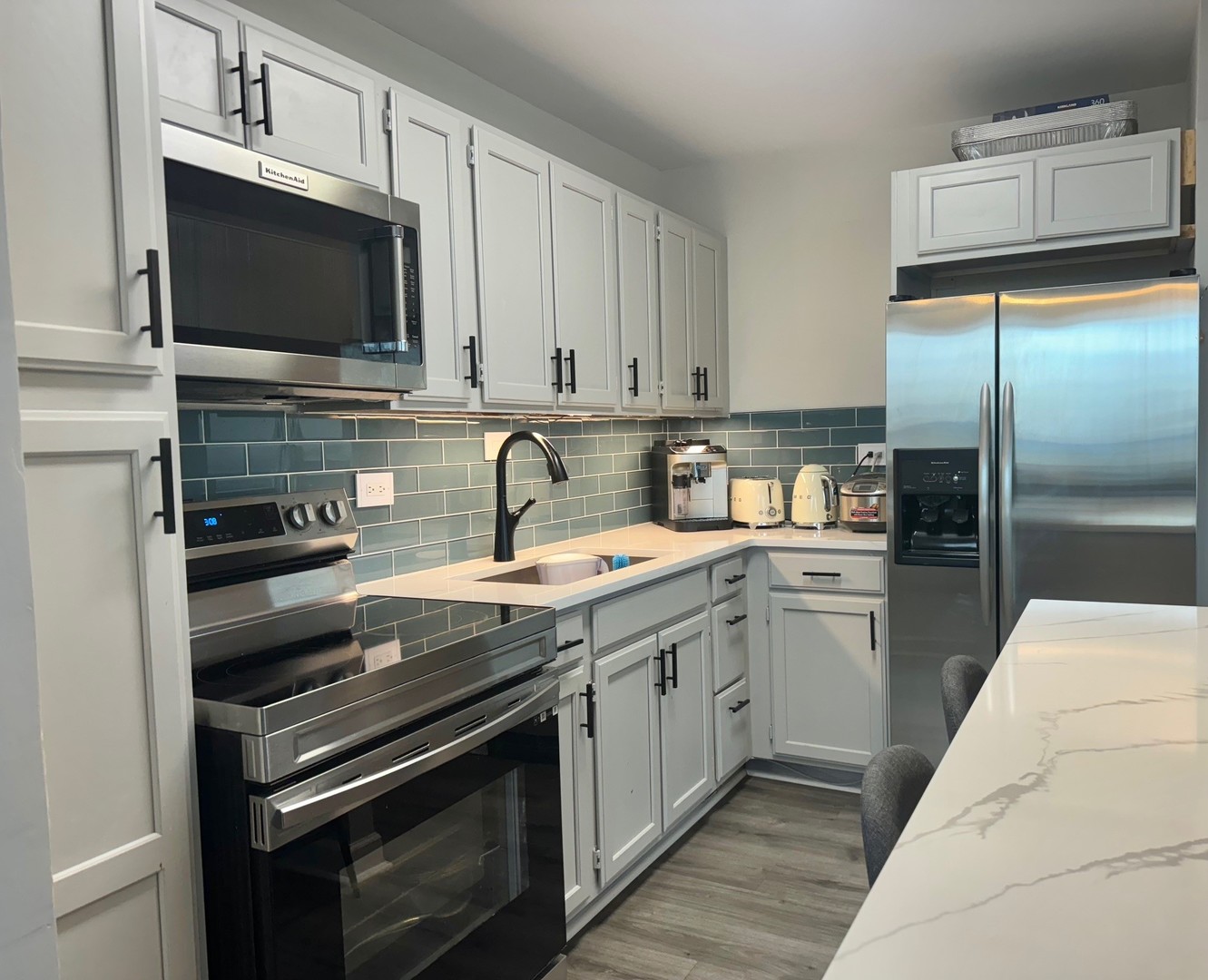 88 W Schiller Street Unit: 2701