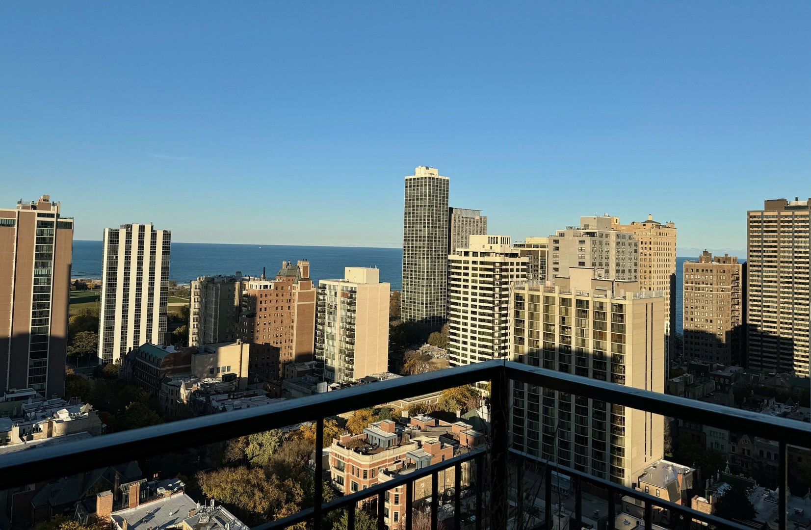 88 W Schiller Street Unit: 2701