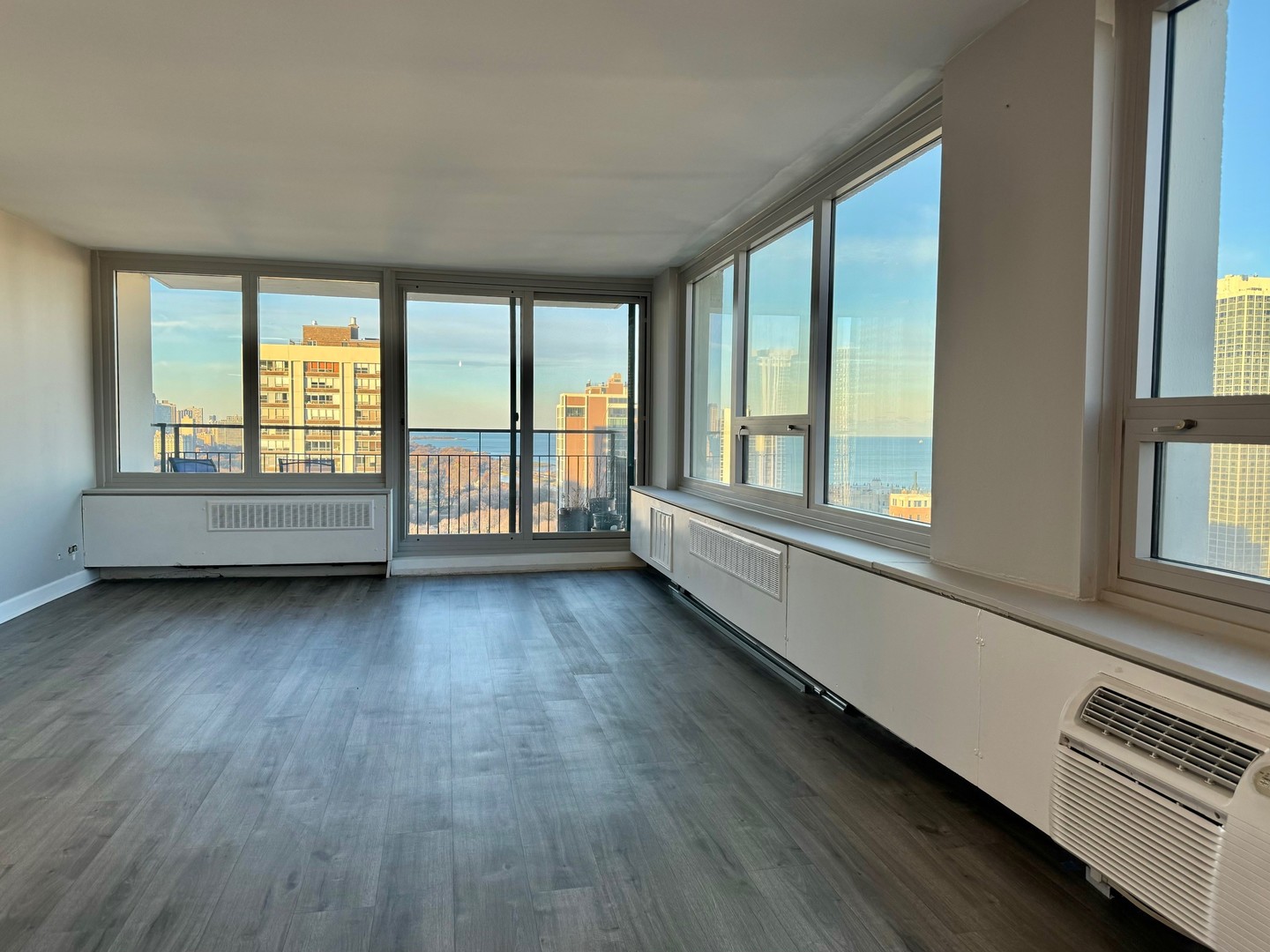 88 W Schiller Street Unit: 2701