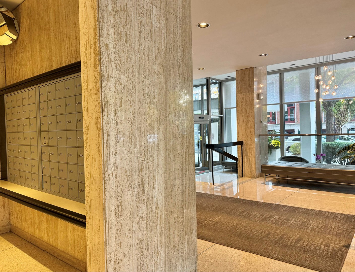 88 W Schiller Street Unit: 2701