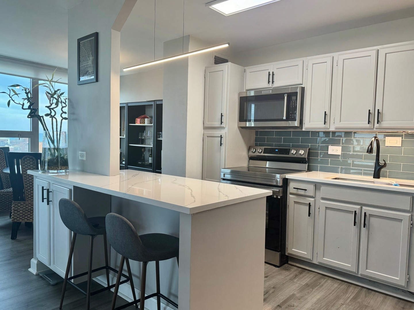 88 W Schiller Street Unit: 2701