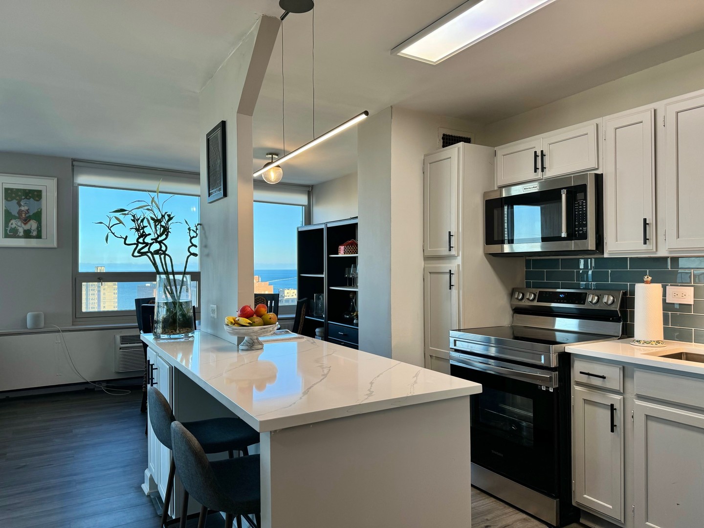 88 W Schiller Street Unit: 2701