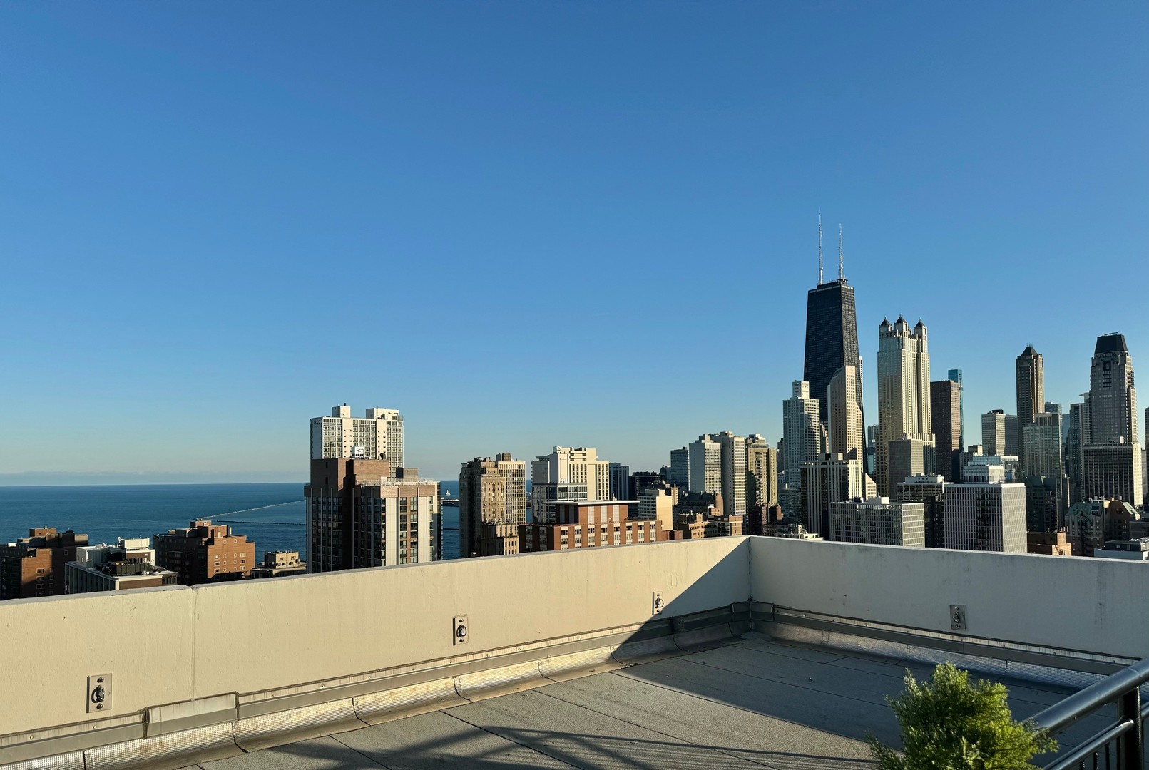 88 W Schiller Street Unit: 2701