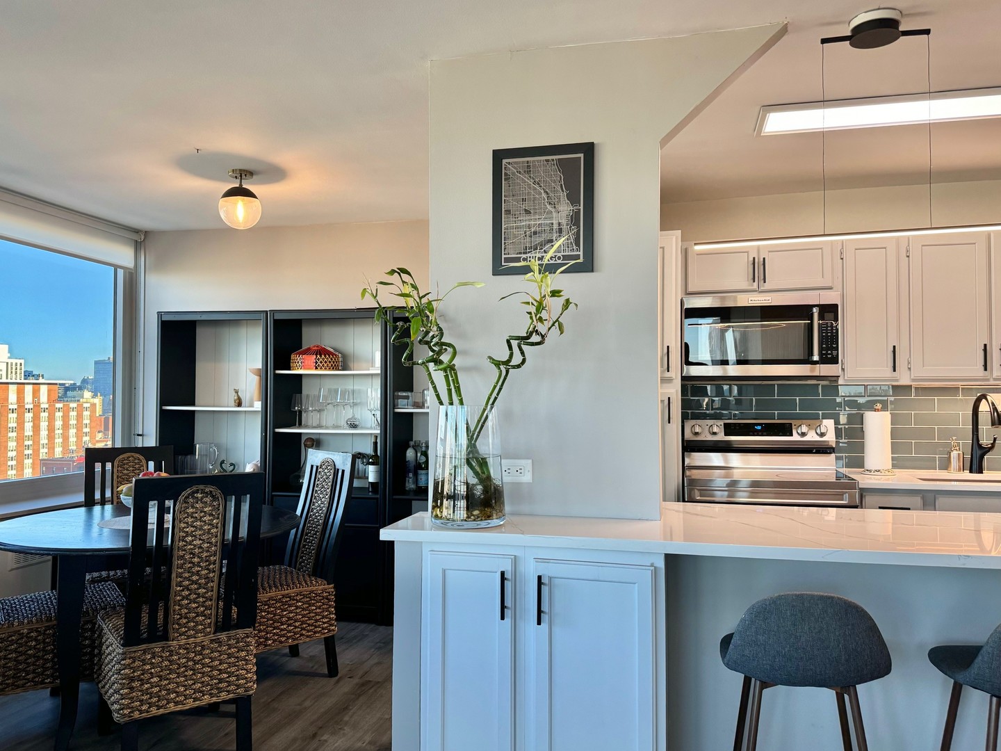 88 W Schiller Street Unit: 2701