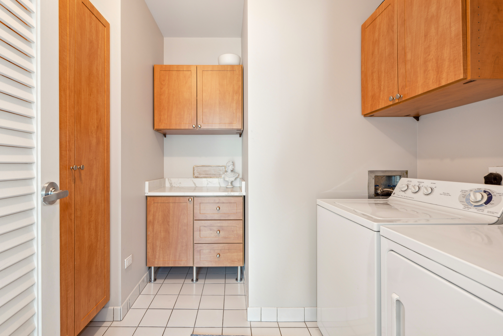 60 W Erie Street Unit: 1501