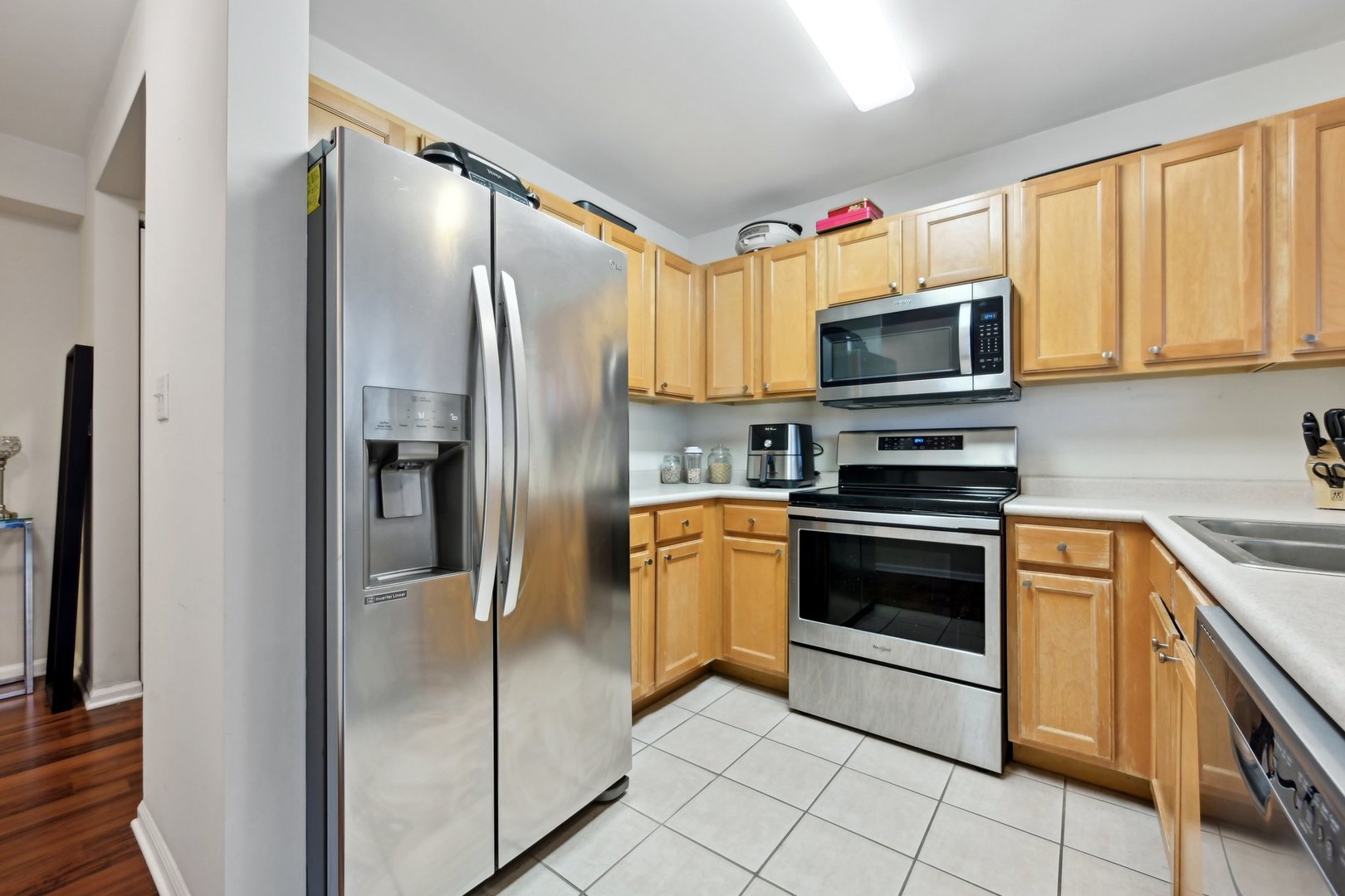 345 N La Salle Drive Unit: 2510