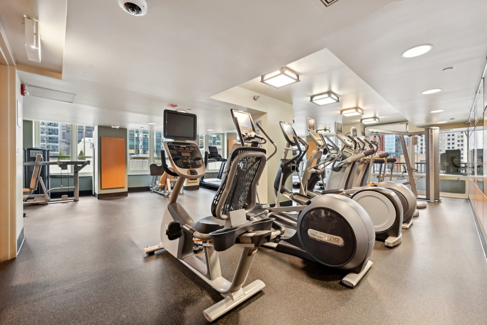 345 N La Salle Drive Unit: 2510