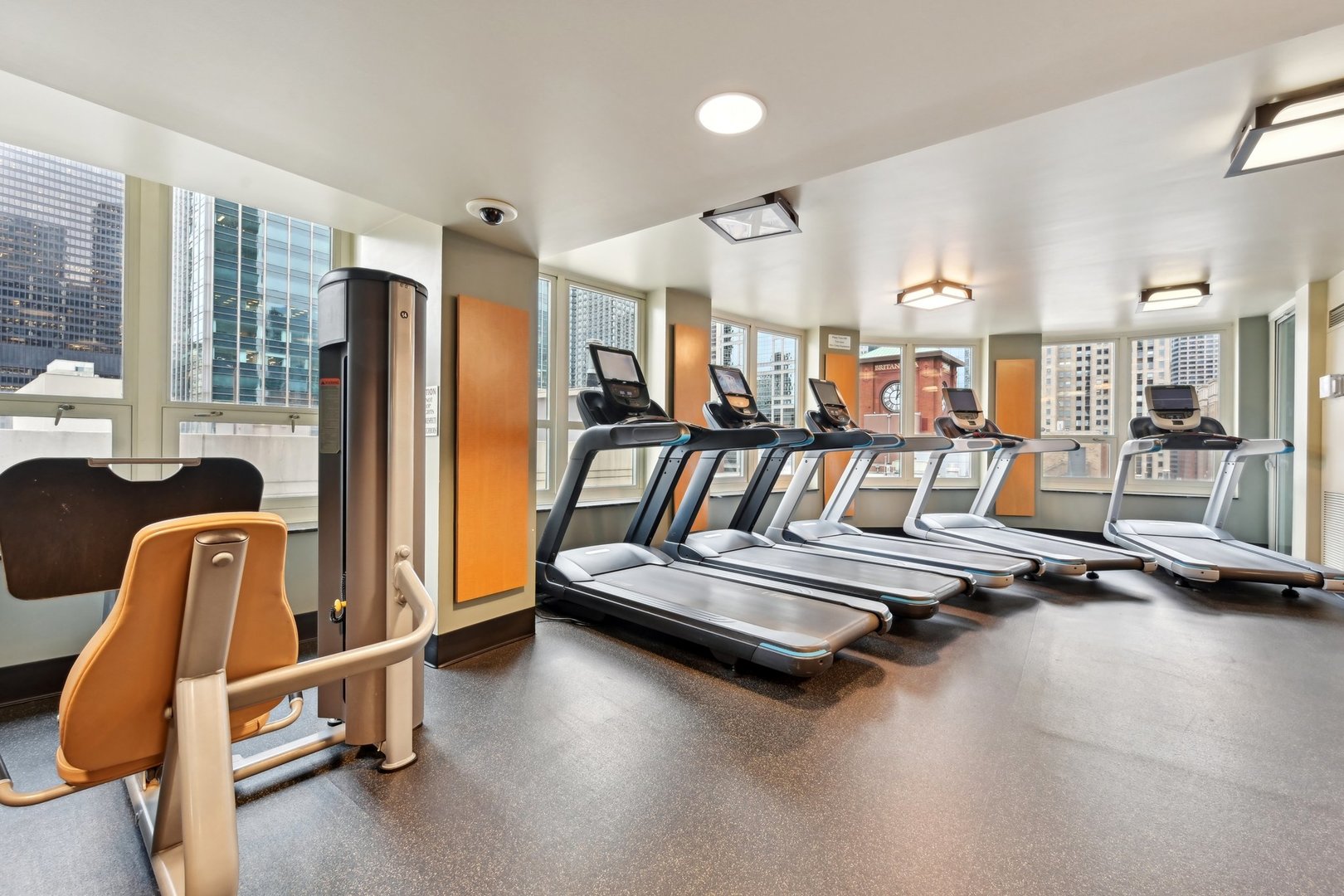 345 N La Salle Drive Unit: 2510