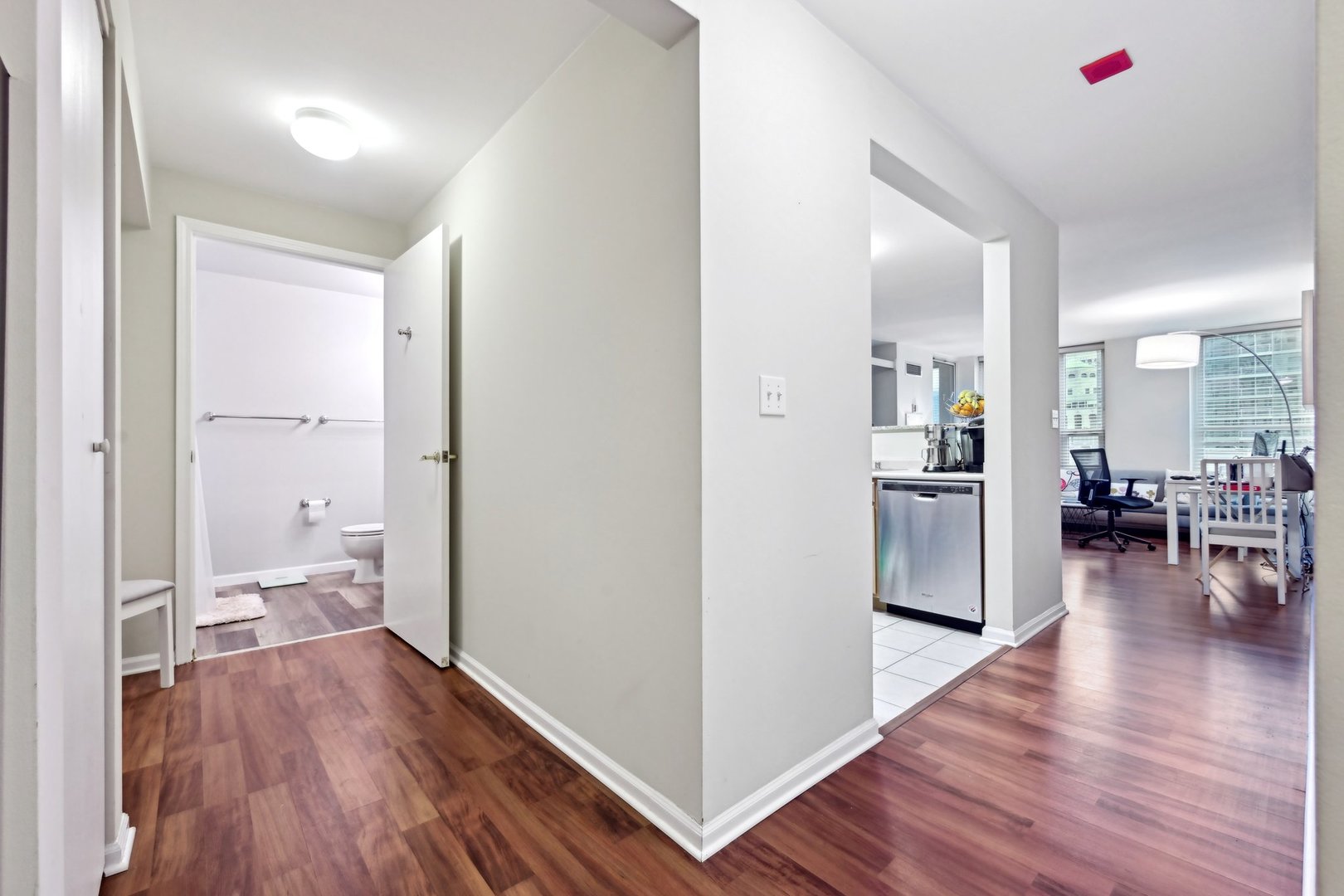 345 N La Salle Drive Unit: 2510