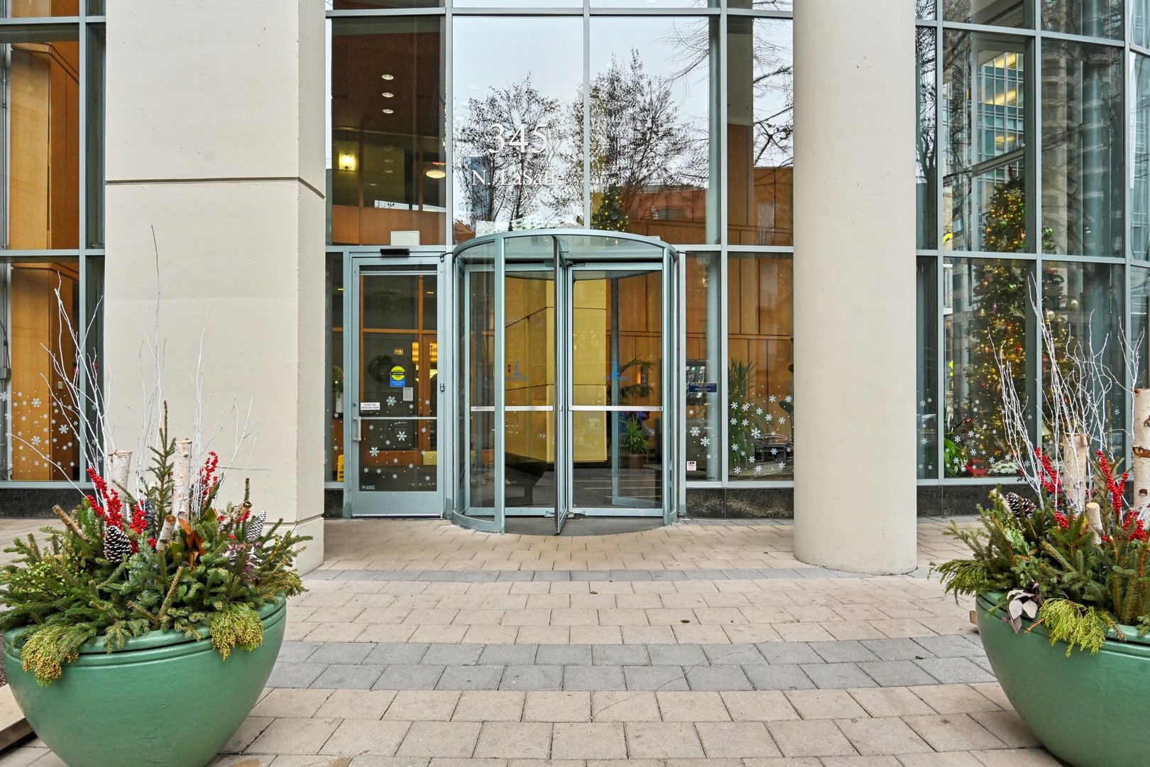 345 N La Salle Drive Unit: 2510