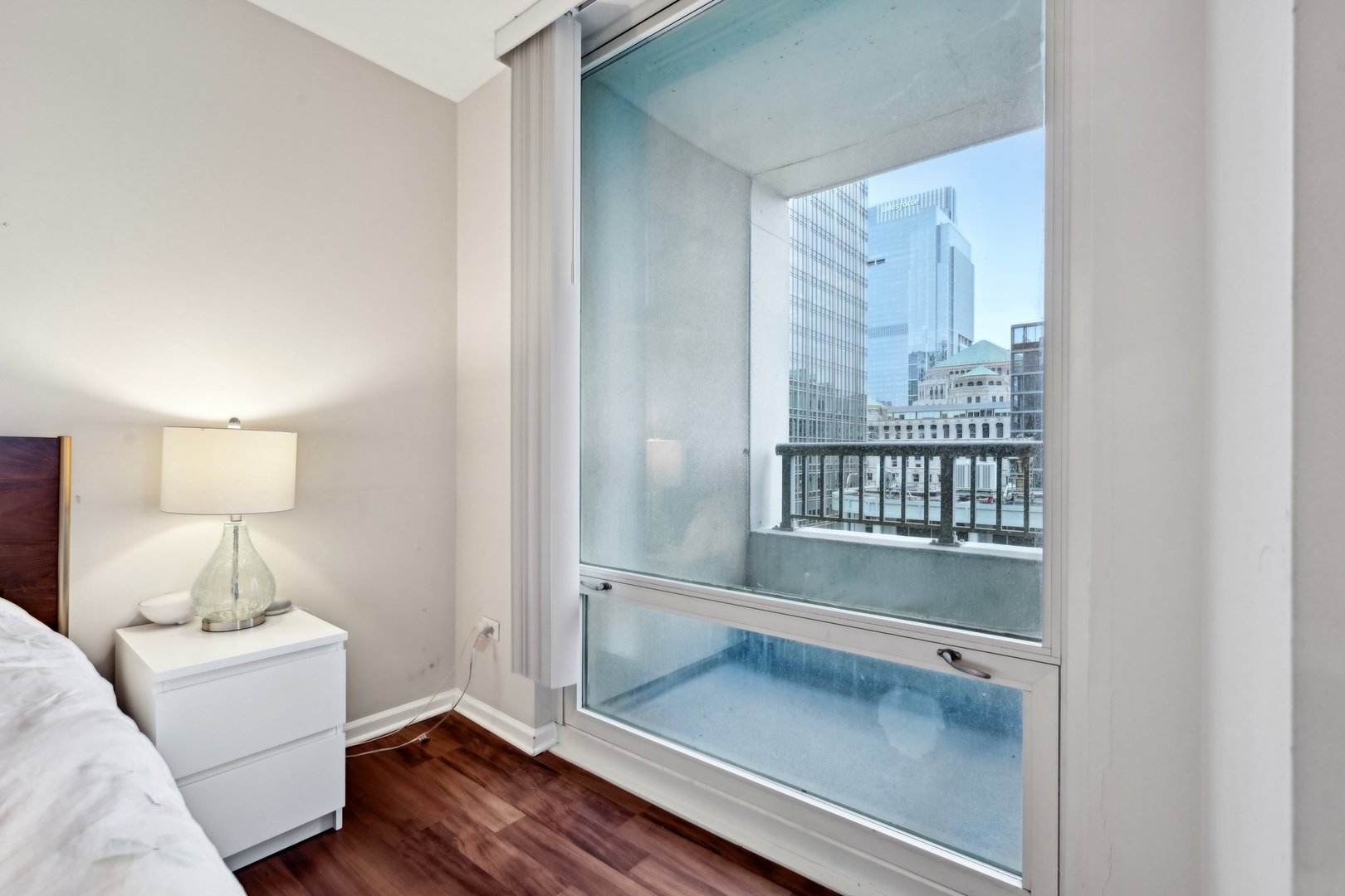 345 N La Salle Drive Unit: 2510