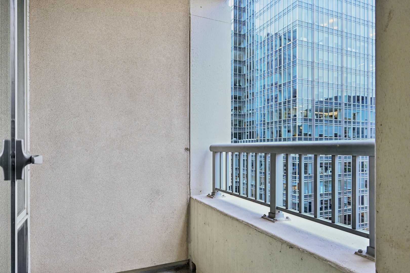 345 N La Salle Drive Unit: 2510