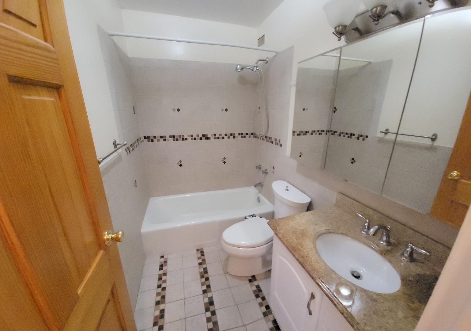 5415 N SHERIDAN Road Unit: 507